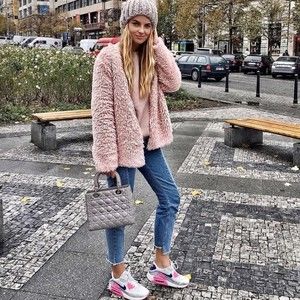 Meet your Posher, Eloise